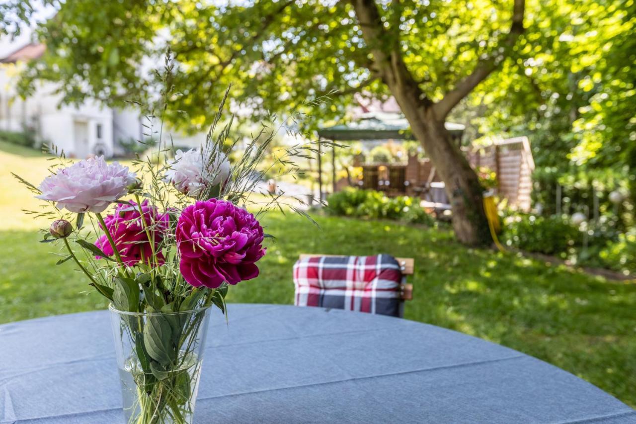 Haus Am Muehlenbach Lägenhet Hilzingen Exteriör bild