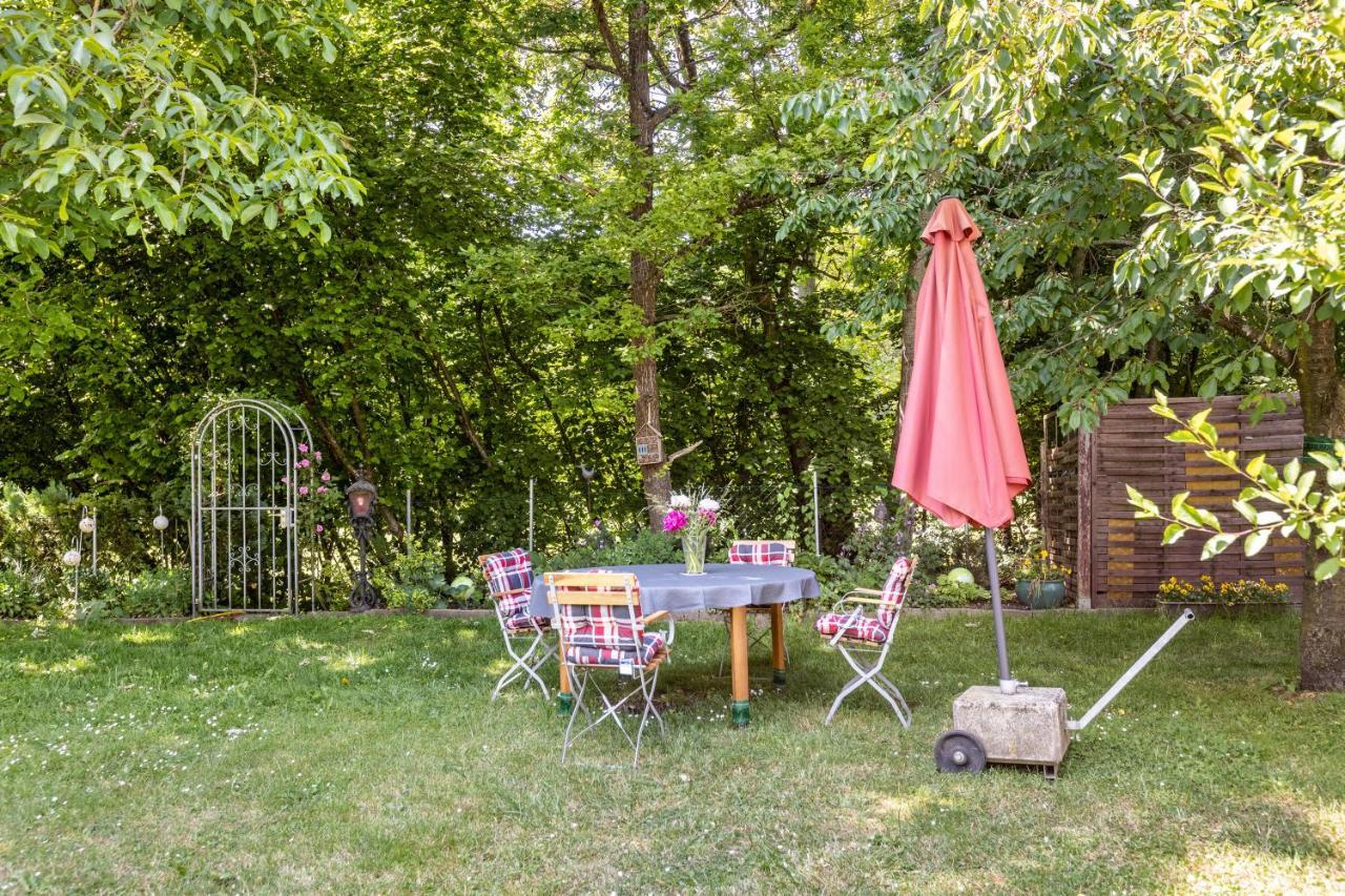 Haus Am Muehlenbach Lägenhet Hilzingen Exteriör bild